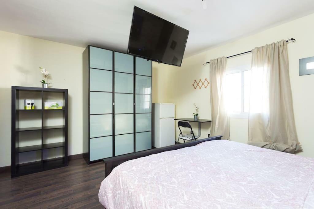 Villa Blanca Tenerife - Private Rooms - Terrace And Bbq, 5 Minutes From The Beach And Airport San Isidro  Buitenkant foto